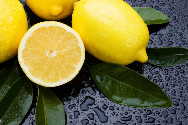 Фрукти свіжого лимона — стокове фото