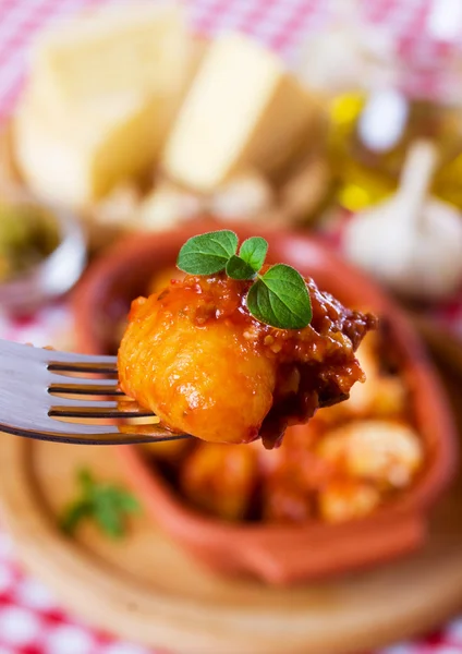 Gnocchi di patata, nouilles italiennes aux pommes de terre — Photo