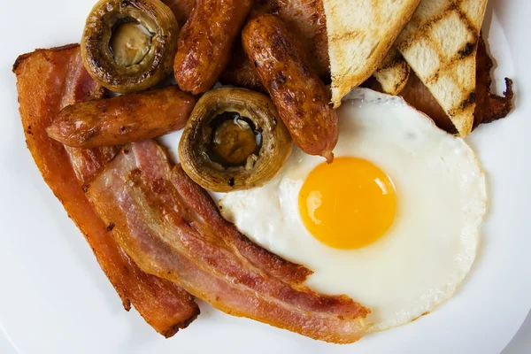 Geleneksel İngiliz kahvaltısı — Stok fotoğraf
