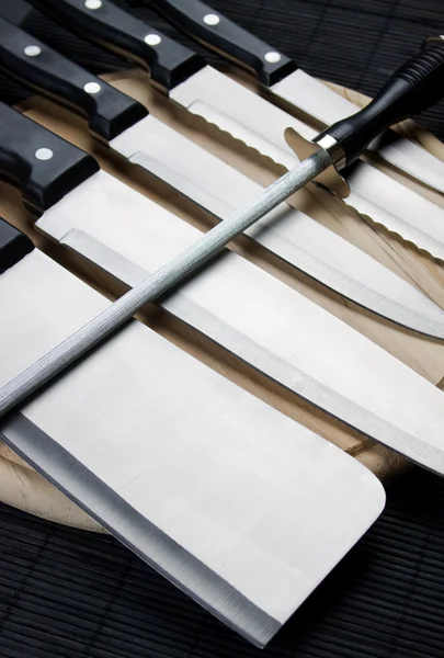 Комплект кухонных ножей — стоковое фото