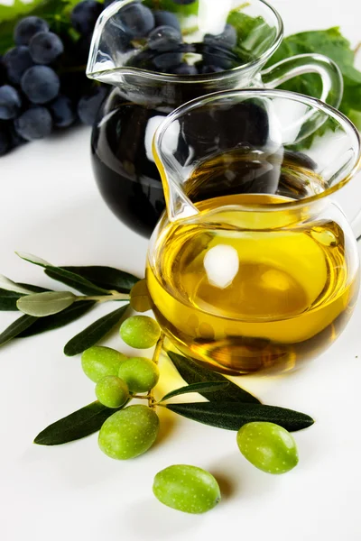橄榄油和黑醋 — 图库照片