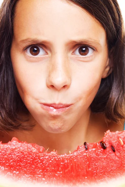 Gril äta vattenmelon — Stockfoto