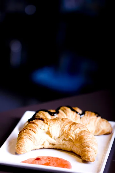Croissant Some Chocolate Stwawberry Sauce — Stock Photo, Image