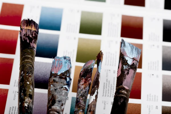 Umělecké zařízení a barevný graf — Stock fotografie