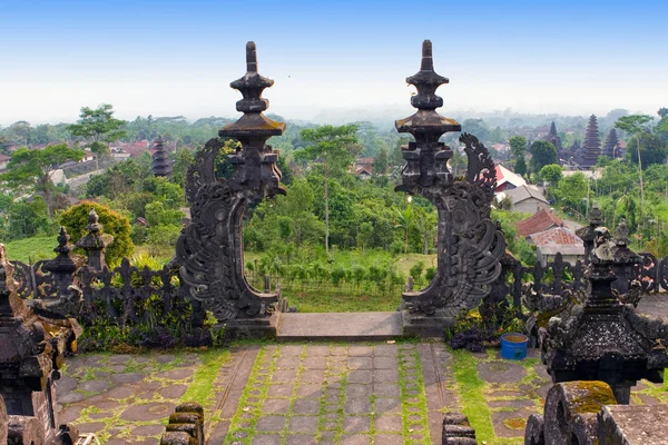 En büyük tapınak kompleksi, tüm tapınaklar anası. Bali, Endonezya — Stok fotoğraf
