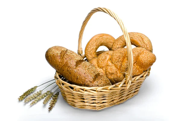 Cesta con pan — Foto de Stock
