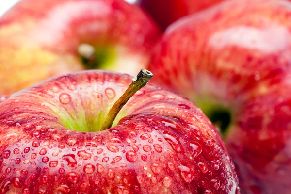 Saftiga Äpplen Droppe Vatten — Stockfoto