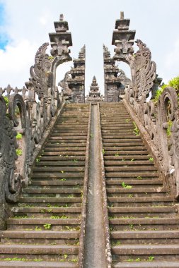 bir tapınağa merdiven. Bali. Endonezya