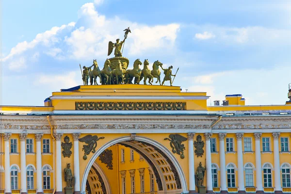 俄罗斯 圣彼得堡 宫殿广场 拱的一般军队队伍建设 — 图库照片