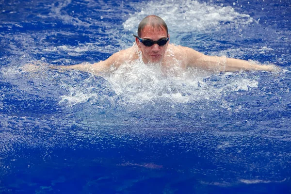 Κολυμβητής σπορ στην πισίνα — Φωτογραφία Αρχείου