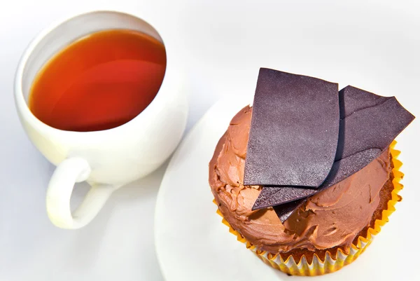 Torta al cioccolato e tazza di tè — Foto Stock