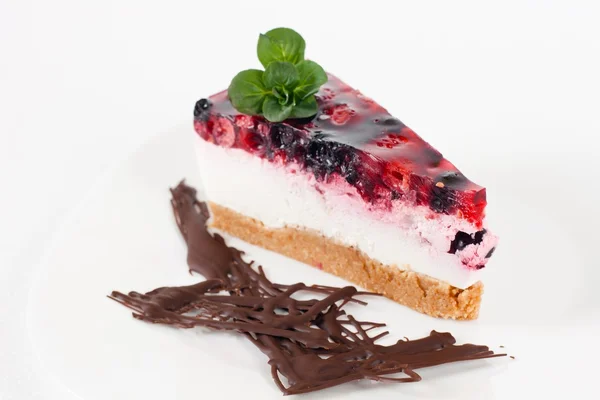 Φρούτα Cheesecake Δυόσμο Και Λιωμένη Σοκολάτα — Φωτογραφία Αρχείου