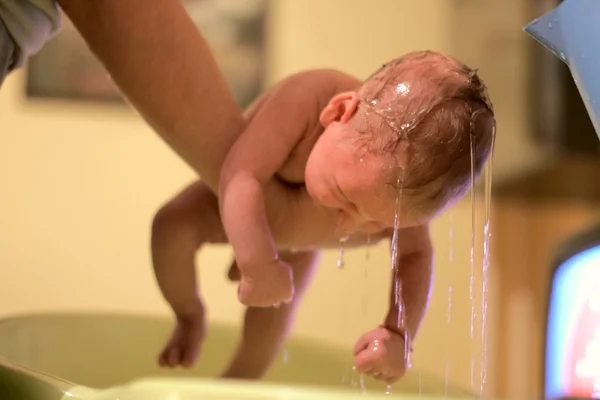 Bebés que tomam banho — Fotografia de Stock