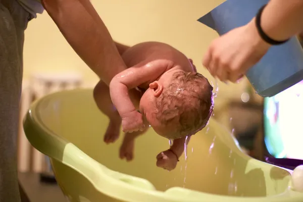 入浴の赤ちゃん — ストック写真