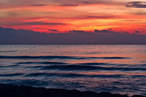 Bewölkter Sonnenaufgang Über Dem Mittelmeer — Stockfoto