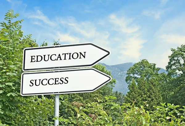 Znak Drogowy Edukacji Sukces — Zdjęcie stockowe