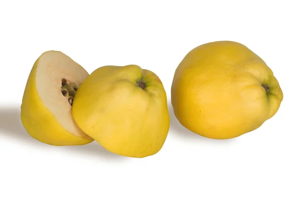 Kdoule (Zlaté Jablko) a sekce izolovaných na bílém pozadí — Stock fotografie