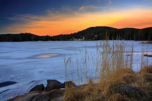 Lake sunrise — стоковое фото