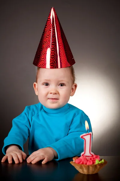 Niño pequeño primer cumpleaños — Foto de Stock