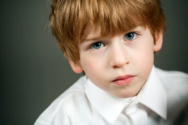 Little Serious Boy Portrait Dark Background — Stock Photo, Image