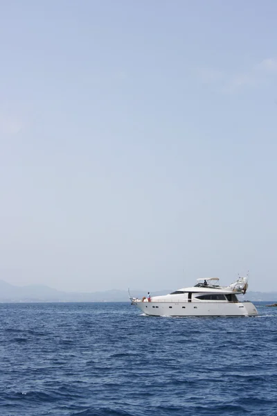 Yacht en croisière — Photo
