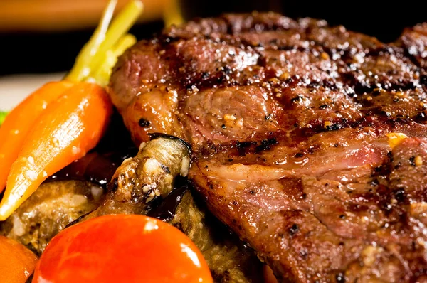 Steak de côtelette grillé — Photo
