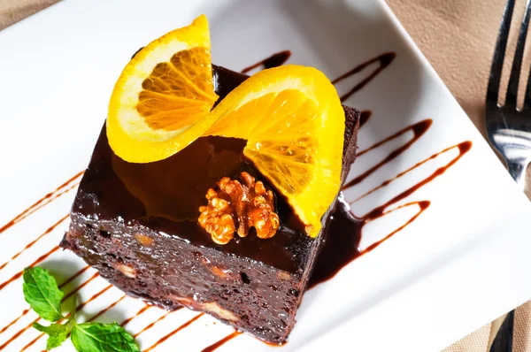 Chocolate and walnuts cake — Stock Photo, Image