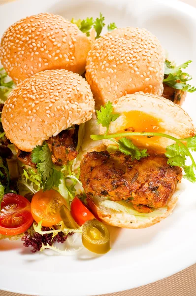 Mini chicken burgers — Stock Photo, Image