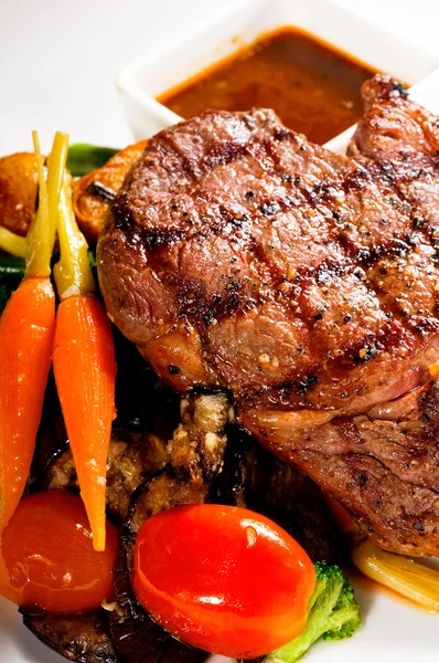 Steak de côtelette grillé — Photo