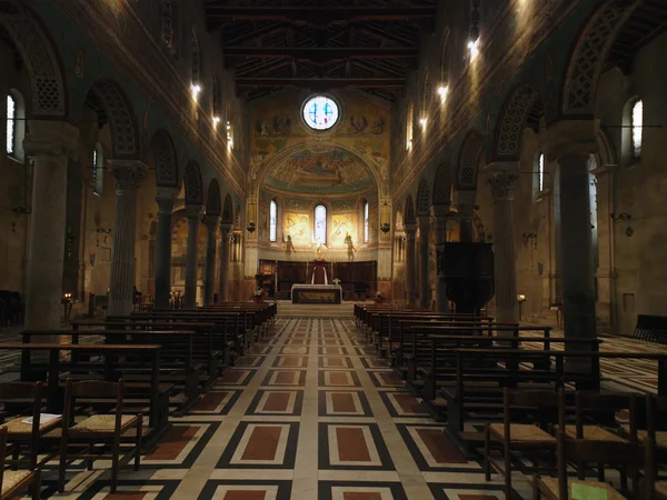 Chiusi - de Romaanse kathedraal (duomo) van san secondiano, — Stockfoto