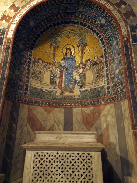 Chiusi - de Romaanse kathedraal (duomo) van san secondiano — Stockfoto