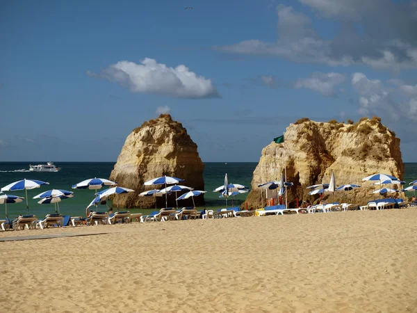 Plaża Praia da Rocha w Portimao, Algarve, Portugalia — Zdjęcie stockowe