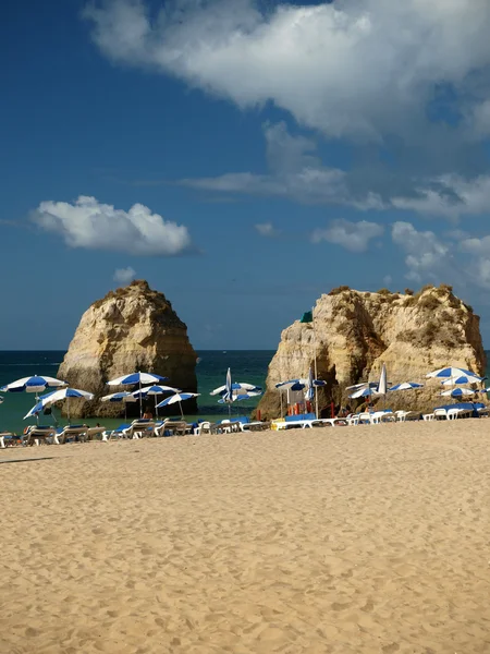 Praia da Rocha em Portimão, Algarve, Portugal — Fotografia de Stock