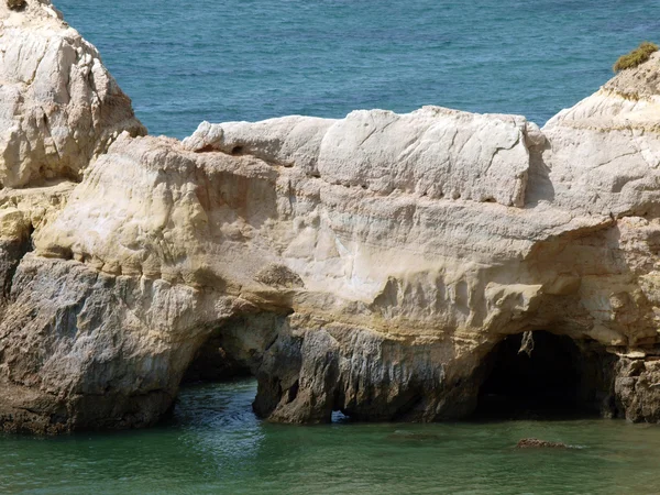 Portekiz kıyısında benzersiz kaya oluşumları — Stok fotoğraf