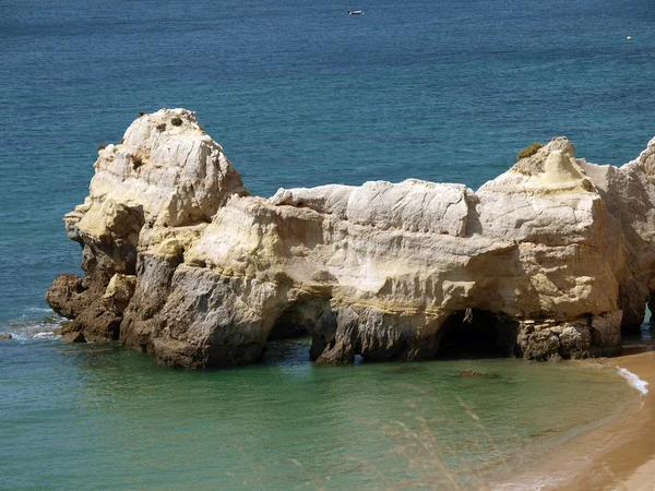 Las formaciones rocosas únicas en la costa portuguesa —  Fotos de Stock