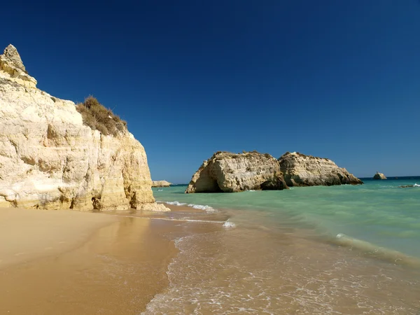 Ein Abschnitt des idyllischen Strandes Praia de Rocha — Stockfoto