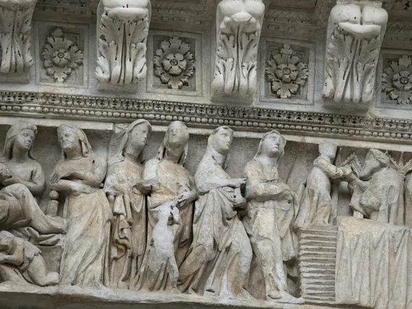 Siena - Duomo. Relief from the western facade — Stock Photo, Image