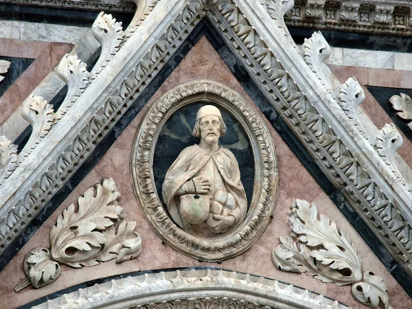 Detalles arquitectónicos de la fachada del Duomo - Siena , —  Fotos de Stock