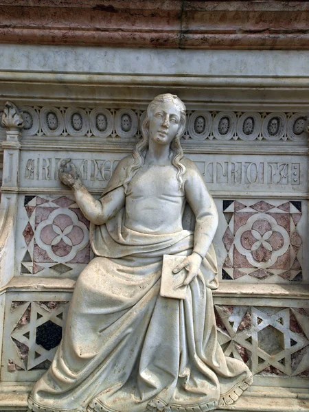 シエナ - 素晴らしく装飾されたカペラ ・ ディ ・ ピアッツァ — ストック写真