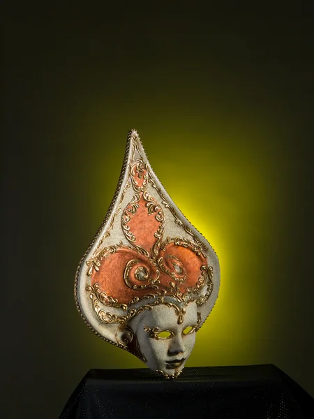 探している魔法の古いベネチアン マスク — ストック写真
