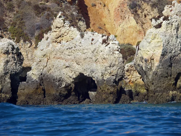 Pintoresca costa del Algarve entre Lagos y el Cap Vincent — Foto de Stock