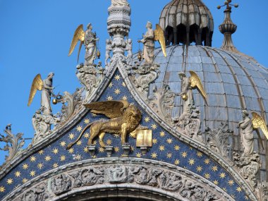 Venedik - aslan St Mark'ın melekleri çevrili 's