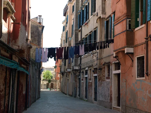 Венеция - тихий и очаровательный район Дорсодуро — стоковое фото