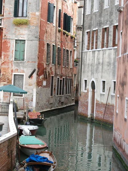 Veneza - bairro tranquilo e charmoso de San Marco — Fotografia de Stock