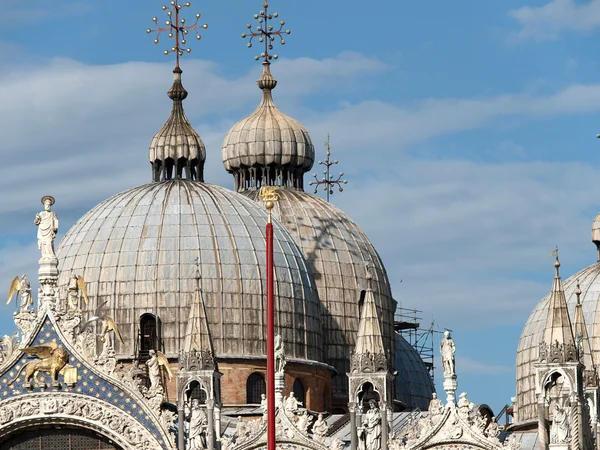 Die kuppel der basilika san marco in venedig — Stockfoto