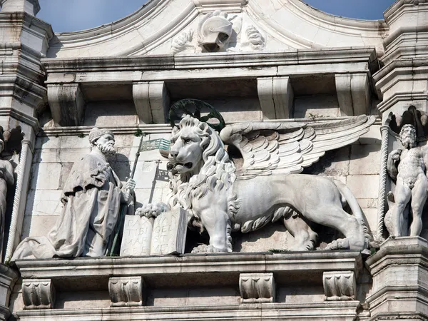 威尼斯。有翼的狮子的圣马克-威尼斯的象征 — 图库照片