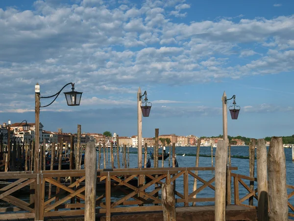Wenecja - Wykwintne zabytkowe budynki wzdłuż kanału San Marco — Zdjęcie stockowe