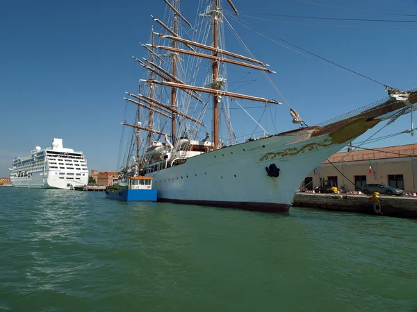 Venice - passenger sailing boat moored at the berth — Stock Photo, Image
