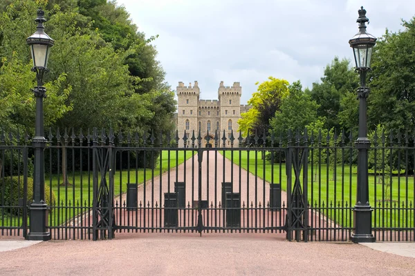 Clôture Entrée Château Windsor Depuis Longue Promenade Royaume Uni Photo De Stock