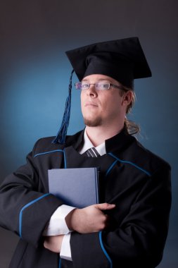 Genç mezuniyet adam